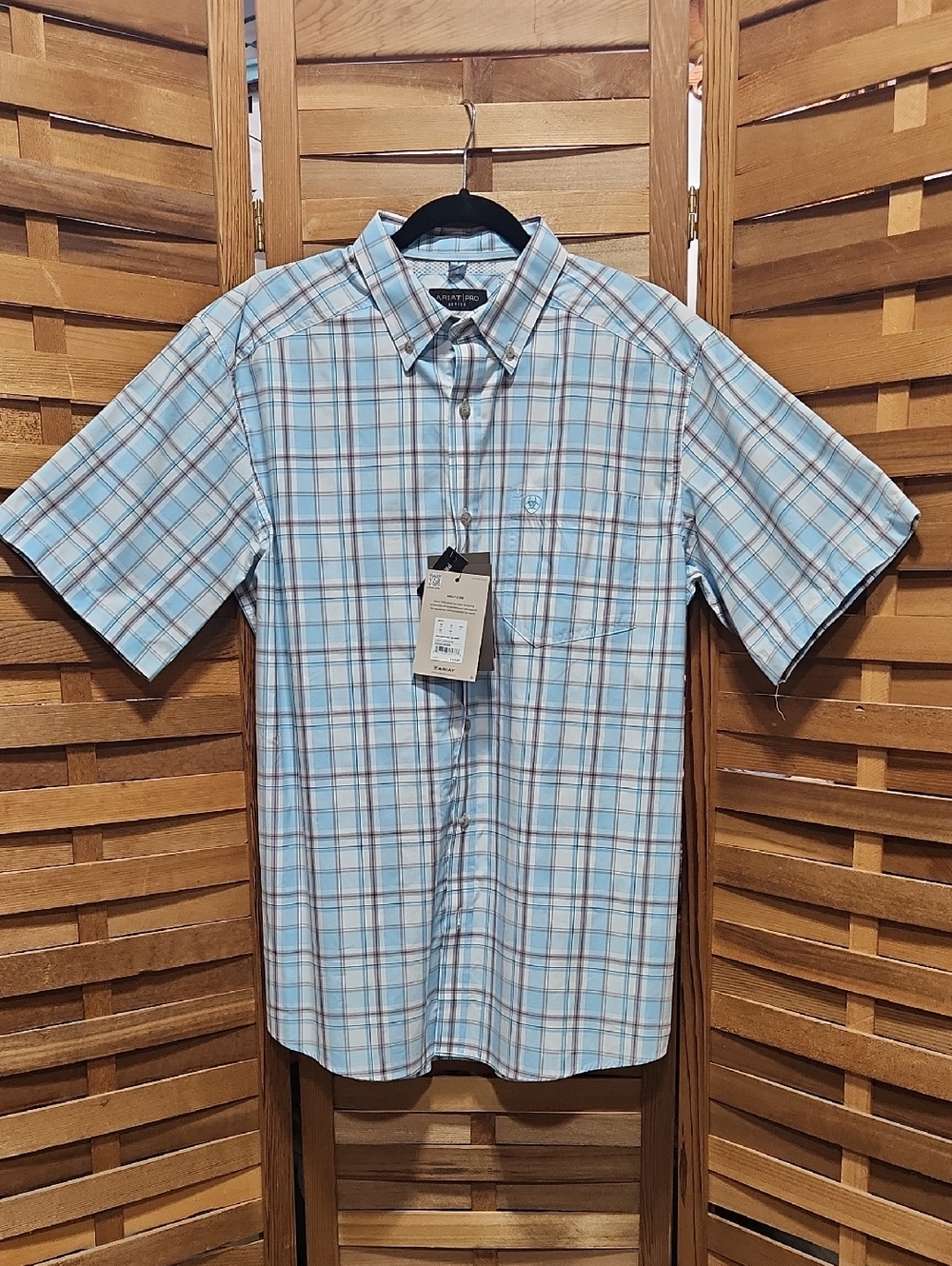 Ariat Pro Men's M Short-Sleeve Plaid Button-Down Shirt Light Blue White Red